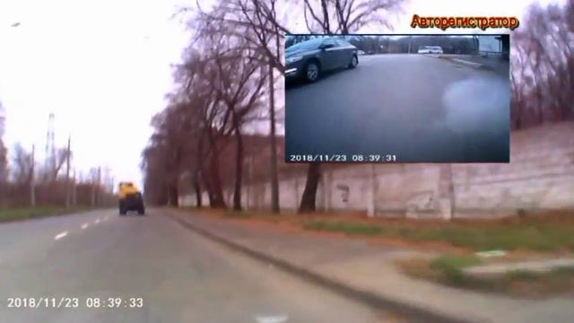 Автомобиль с низкой скоростью движения занимает левый ряд - Авторегистратор смотреть онлайн