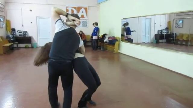 Zouk протанцовочка после занятий Слава и Алена 27 12 13 смотреть онлайн