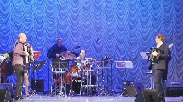 Le Bal de la Marine (F. Deguelt/J.-P. Mottier), Ivan Ovchinnikov & St. Petersburg Musette Ensemble смотреть онлайн