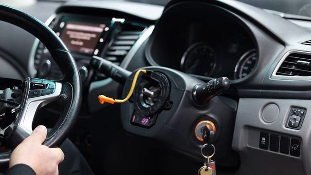 Mitsubishi Triton MQ MR Steering Wheel Removal and PVS Classic Carbon Steering Wheel Install Video смотреть онлайн