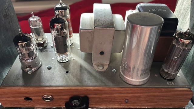 Hammond AO-44 Guitar Amp Conversion Demo смотреть онлайн