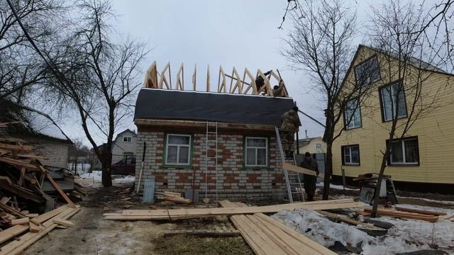 7 серия ИЗ СТАРОЙ ДАЧИ В ДОМ МЕЧТЫ!! СТРОИТЕЛЬСТВО НОВОЙ КРЫШИ! смотреть онлайн