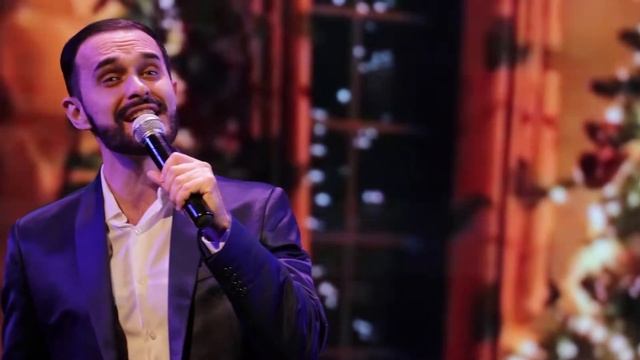 Музыкальное поздравление с Новым 2021 годом от дуэта Евгения и Оксаны Дунаевых. смотреть онлайн