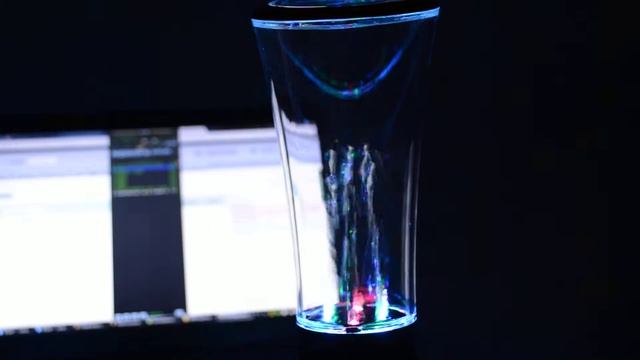Колонки с фонтаном смотреть онлайн
