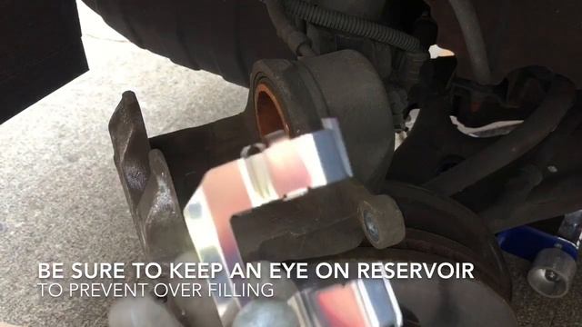 How to replace Front brake pads Kia Soul (incorrect guide bolt spec in video) read description смотреть онлайн