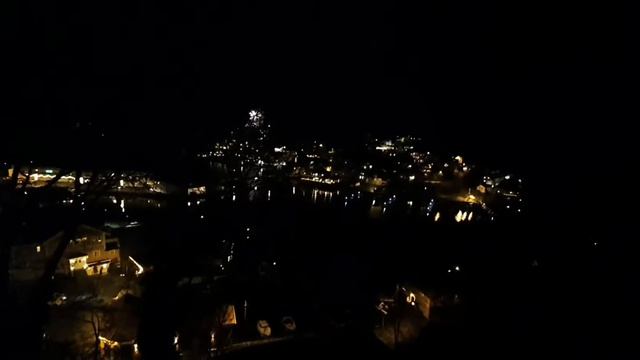 Nyttårsfyrverkeri i Kragerø!🎆 New Year fireworks in Kragerø! Новогодние салюты в Крагерё! 🎆 смотреть онлайн