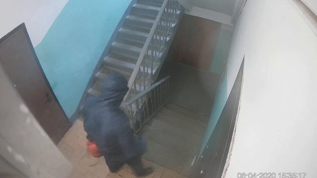 Пытаются вывести из строя камеру смотреть онлайн