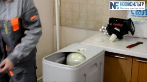 Монтаж умягчителя воды кабинетного типа!