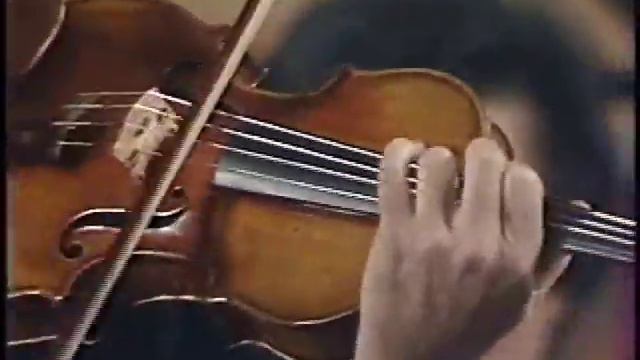 Yehudi Menuhin plays JS Bach. Partita for solo violin No 3 in E major (Prelude) смотреть онлайн
