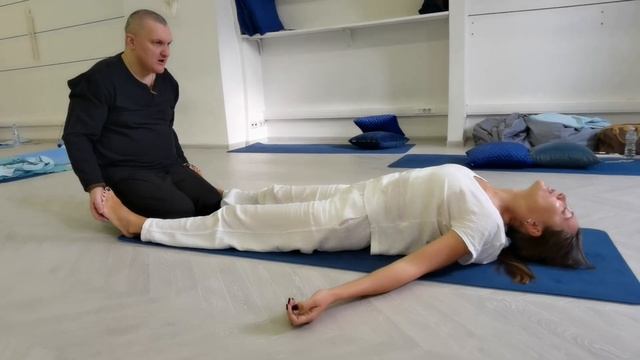 Тантрический массаж. Индивидуальная трансформационная сессия с Геннадием Нестеровым. смотреть онлайн