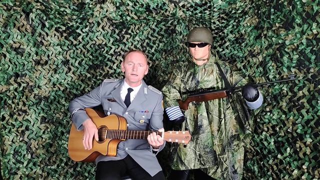Крутая песня???Возьму гитару я аккорд в последний раз. Кавер у Пары Саши на гитаре. смотреть онлайн