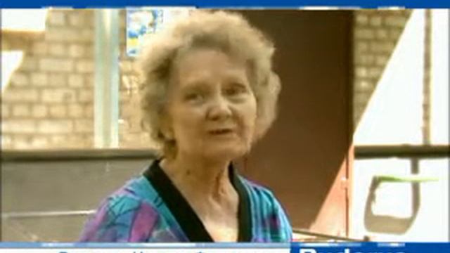 Радиаторы Buderus в Казани 2009. Бабушка на лавочке. смотреть онлайн