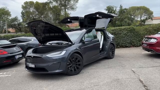Tesla Model X: ce que J'ADORE et DÉTESTE ! смотреть онлайн