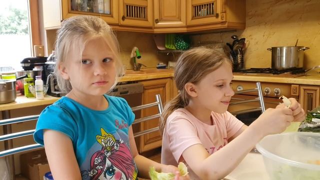 We Are A Big Family Of Idlers\\\Скоро будем переезжать...