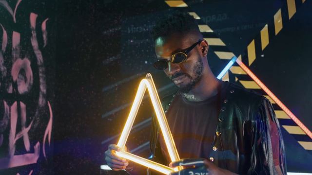 I Can't Wait U - Iuliana feat. Emanuele Bertelli (Music Video, Electro, House) смотреть онлайн