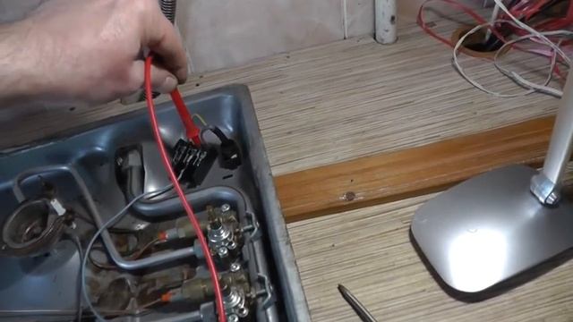 Постоянно щелкает электроподжиг Что делать Ремонт газовой панели смотреть онлайн