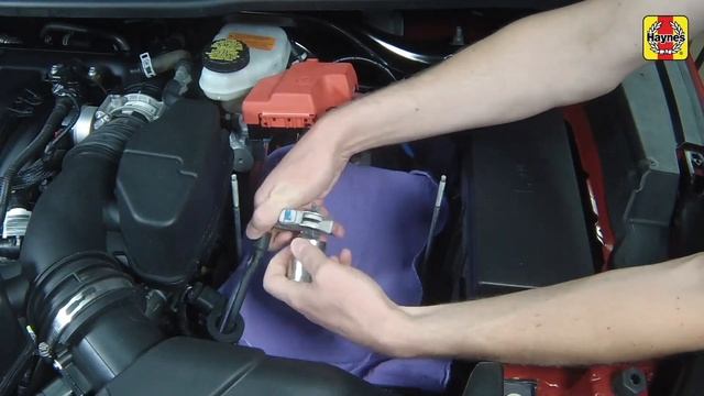How to replace the Battery on your Ford Explorer 2011 - 2017 смотреть онлайн