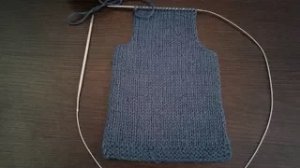 Безрукавка (жилетка) спицами. Спинка (часть 1)..mp4