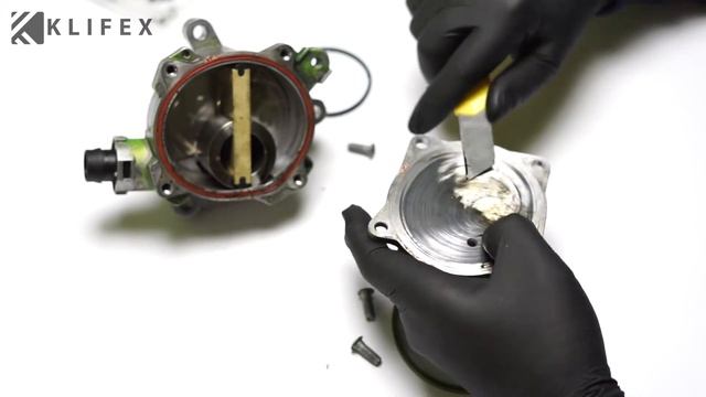 Ремонт вакуумного насоса Volvo 31375107, 31258031. Установка ремкомплекта.