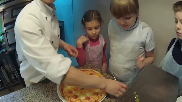 Мастер класс Приготовление пиццы Кафе На Поляне смотреть онлайн