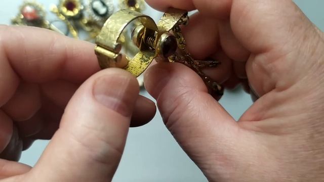224. Винтажные украшения, аксессуары и бусины из натуральных материалов смотреть онлайн