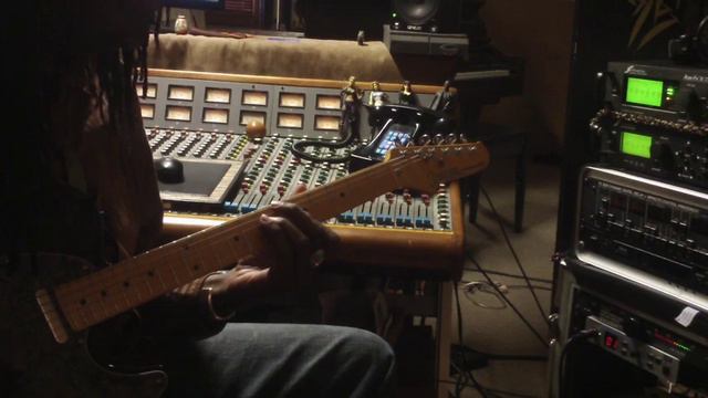 Larry Mitchell Ibanez Tele With DiMarzio Area T Pick ups Through Axe FX II смотреть онлайн