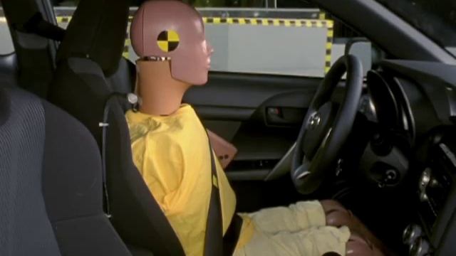 2011 Scion tC side IIHS crash test смотреть онлайн