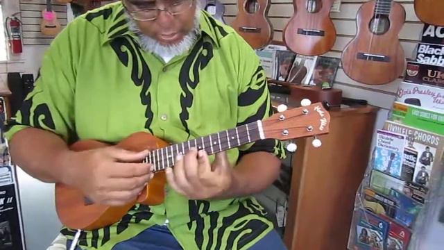 Hula Ukes Mahogany Cut Away Concert Ukulele A/E смотреть онлайн