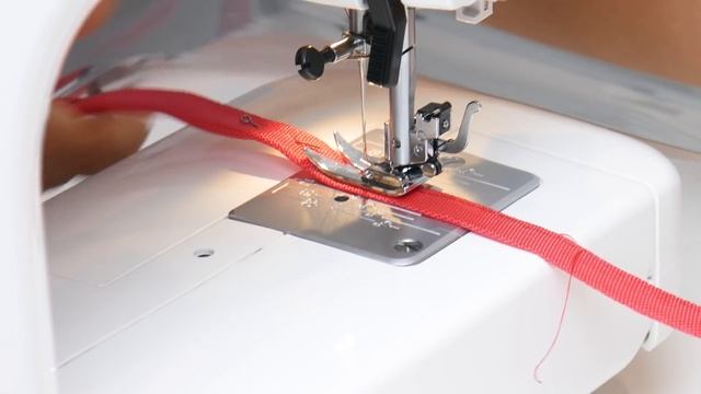 BUY или DIY? | Делаем трендовый дождевик - плащ для собаки из клеёнки | ДЕШЕВО, БЫСТРО И ЛЕГКО! смотреть онлайн