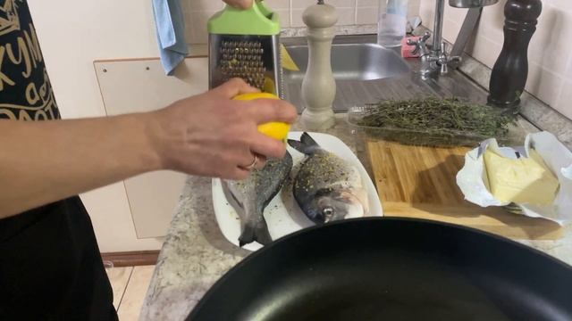 Как приготовить Дораду на сковороде/ Очень простой рецепт и вкусно у всех получится! смотреть онлайн
