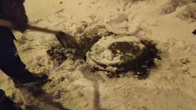 Поехали закрывать люк на улице Торговая. потому что Удхб это не нужно! смотреть онлайн