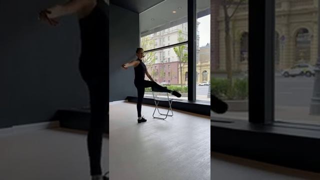 Онлайн марафон Crocus Fitness 2 - Балетный класс | Евгения Саварская смотреть онлайн