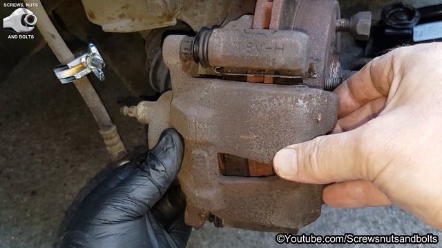 How to Replace a Brake Caliper on a Toyota Yaris смотреть онлайн