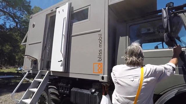 Overland Expo 2017 {sneak peek of the whole show} смотреть онлайн