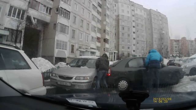 Столкнулись две дамочки (1) смотреть онлайн