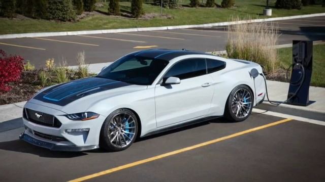 Ford Mustang Lithium Is a 900-HP Electric Pony Car - All You Need To Know !! смотреть онлайн
