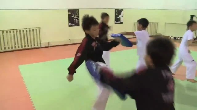 Taekwondo WTF Academy of the Kyrgyz Republic Training, coach Ubaidula Tohturbaev смотреть онлайн