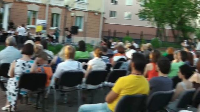 OPEN AIR (на открытом воздухе) во внутреннем дворике филармонии.Витебск. смотреть онлайн