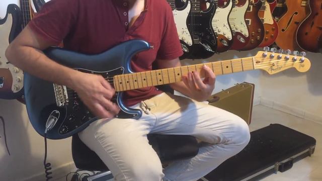 Fender American Professional II Stratocaster - Dark Night смотреть онлайн