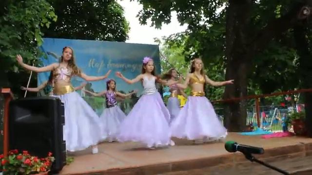 "Арабская девушка" в парке смотреть онлайн