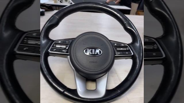 Перетяжка руля Kia Sportage с обогревом в натуральную кожу Наппа и с псевдоперфорацией смотреть онлайн