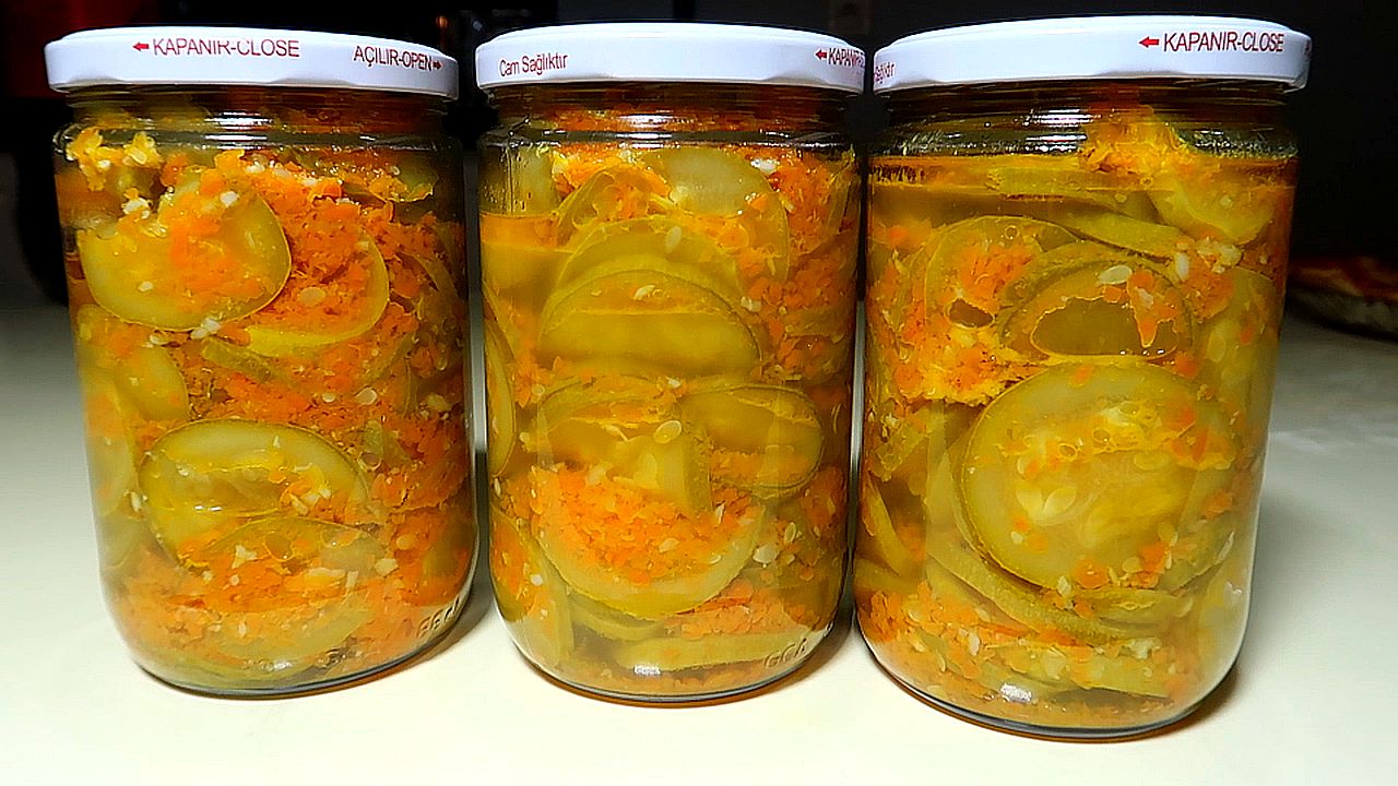 КАБАЧКИ В ОСТРОМ СОУСЕ. Теперь Вы сможите приготовить вкусные кабачки. Готовит Ольга Ким смотреть онлайн