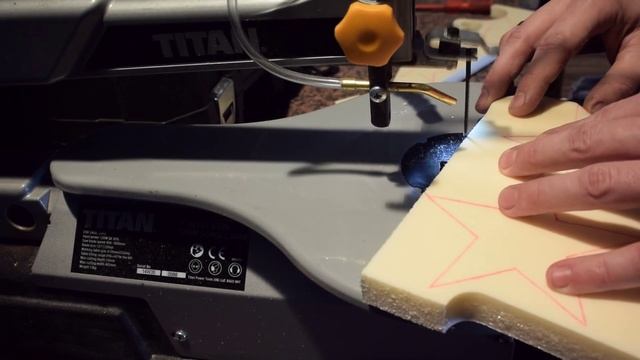 Wycinanie piła wlosowa TITAN w styrodurze - gwiazdki смотреть онлайн