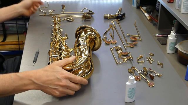 Full Service for a Saxophone смотреть онлайн