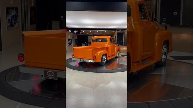 1955 Ford F-100 Pickup смотреть онлайн