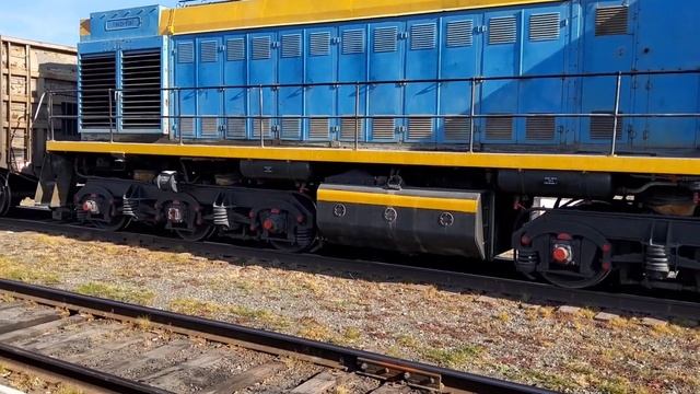 БЫВАЛЫЙ! ст.Михайловский завод, СвЖД, ТЭМ2У-9387 на маневровых работах /ЗУЖД/ смотреть онлайн