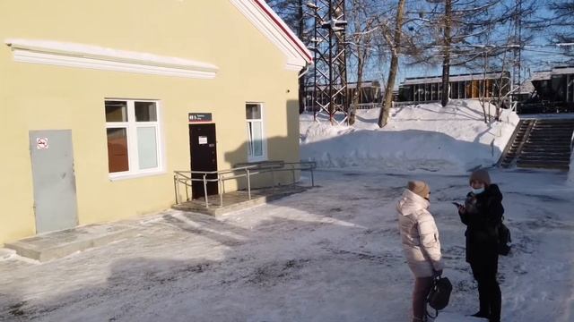 Вокзал Апатиты 2021. Андрей с семьёй в отпуск. смотреть онлайн