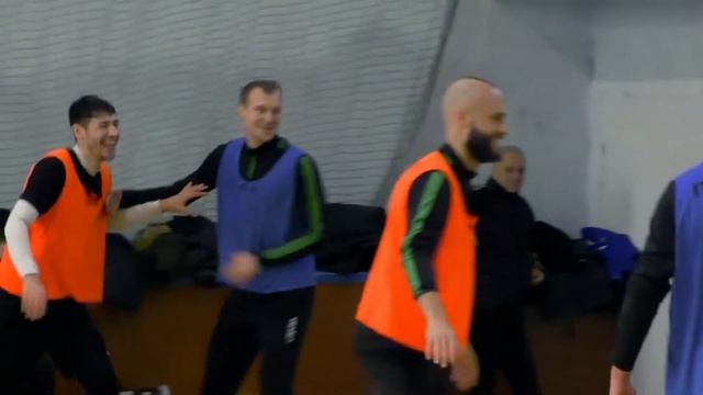 ФК Гомель играет в баскетбол смотреть онлайн