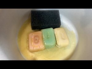 ASMR/mushy soap/squeezing sponge