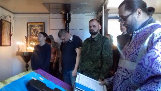 Кресту Твоему поклоняемся, Владыко. Воскресная Литургия смотреть онлайн